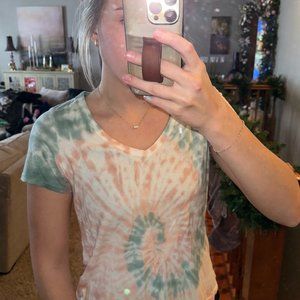 Old Navy tshirt - size small